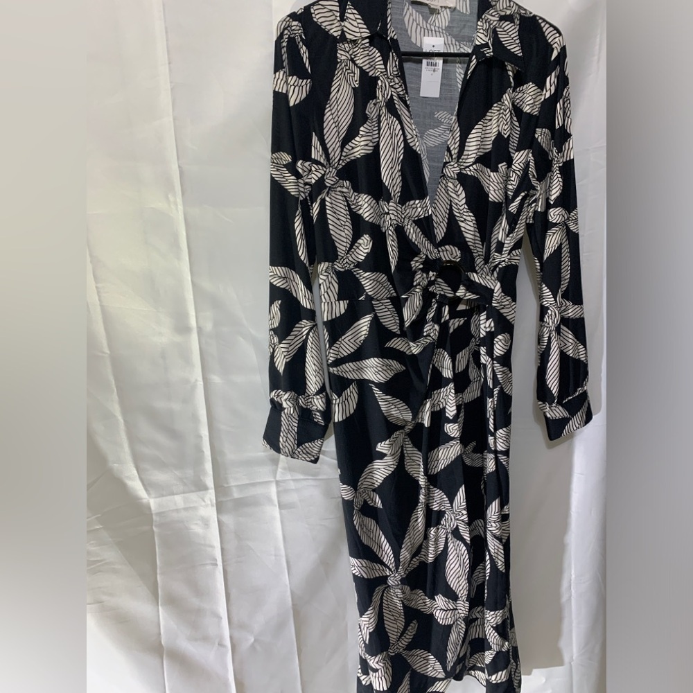 LOFT Leaves print, longsleeve, black and white dress size 4